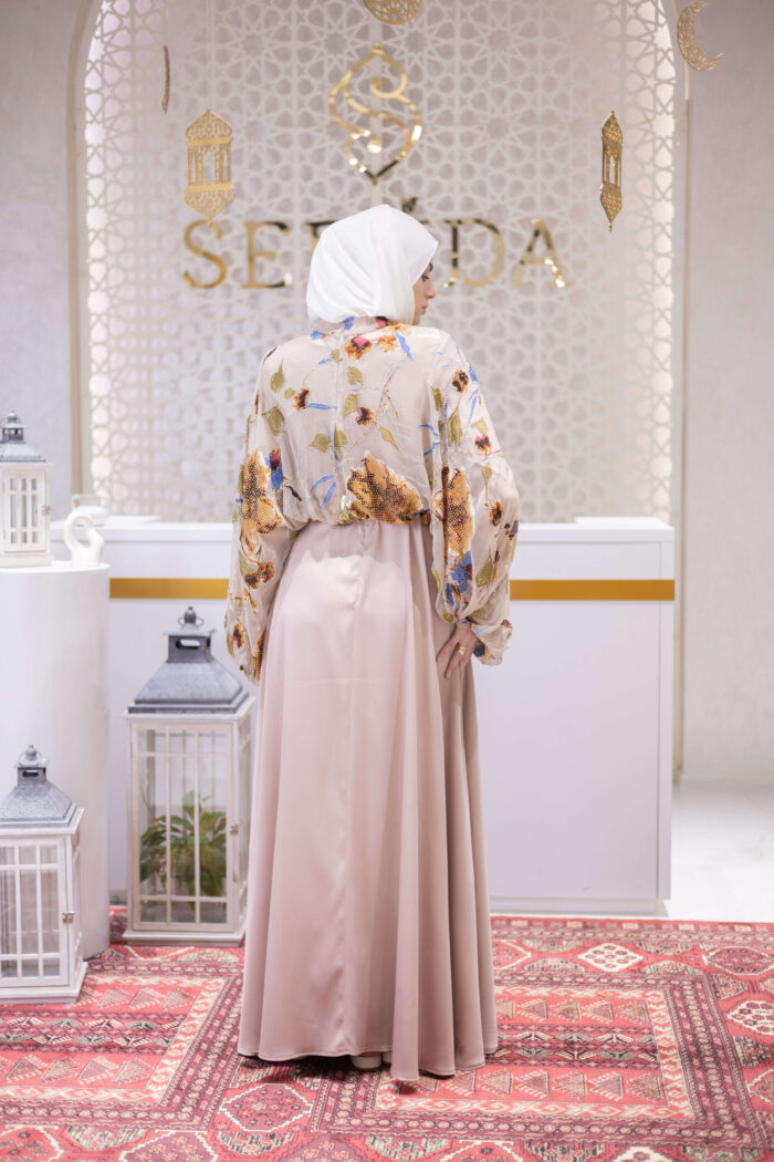 Model 8 - Eid Collection 2025 - Image 3