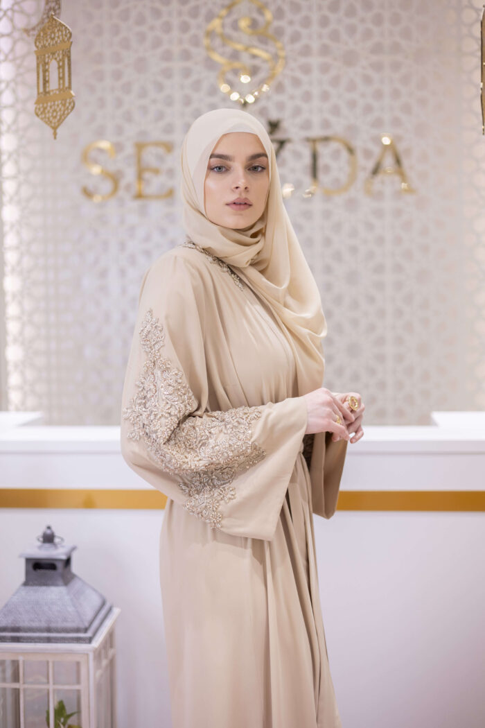 Model 7 - Ramadan Collection - Image 3