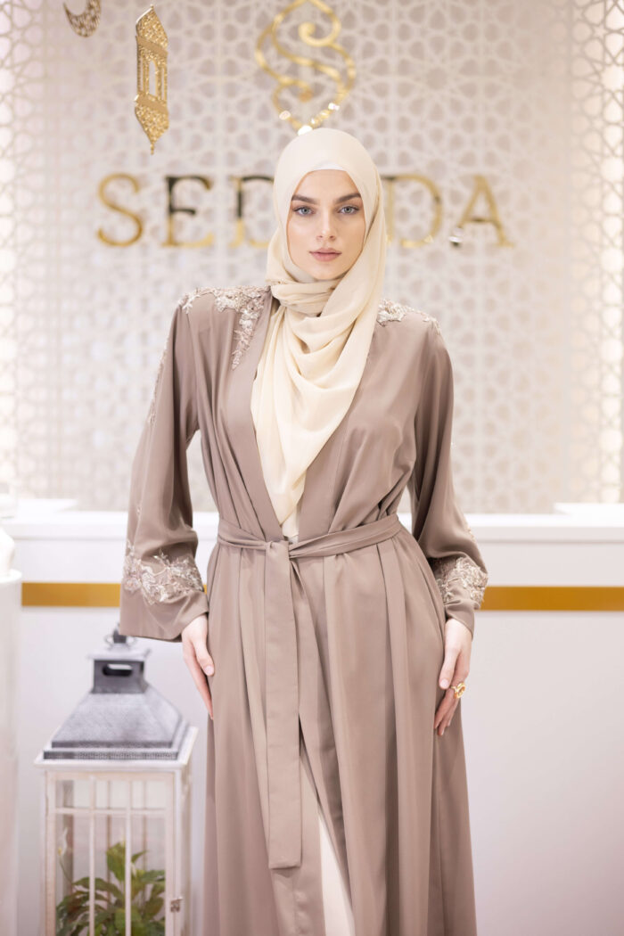 Model 6 - Ramadan Collection - Image 3