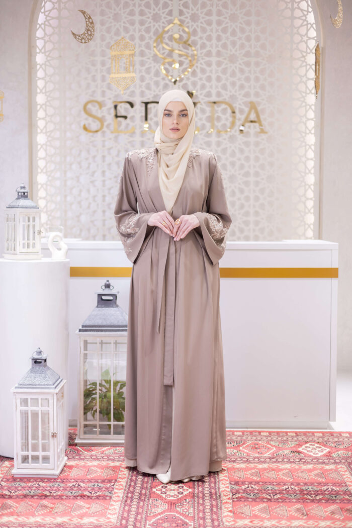 Model 6 - Ramadan Collection - Image 1