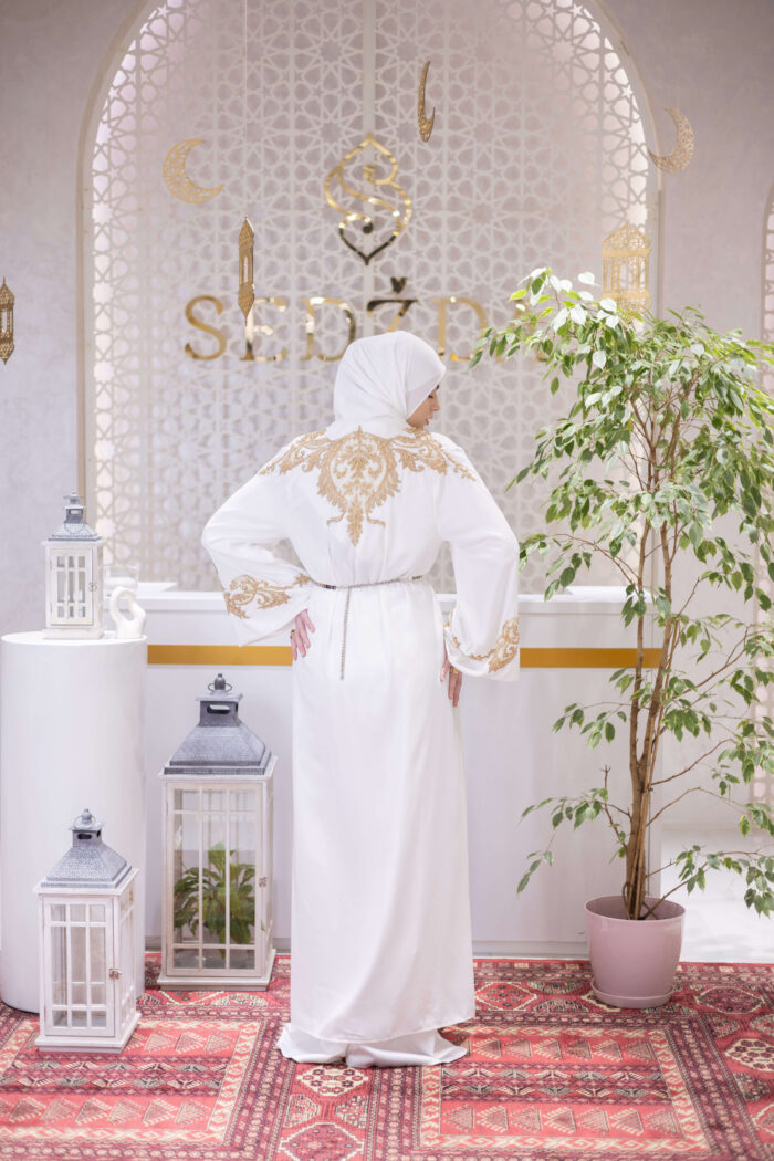 Model 12 - Ramadan Collection - Image 2